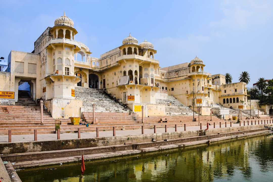 Delhi to Ajmer Taxi