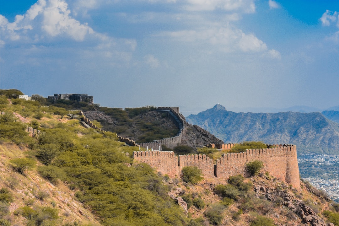 Delhi to Ajmer Taxi