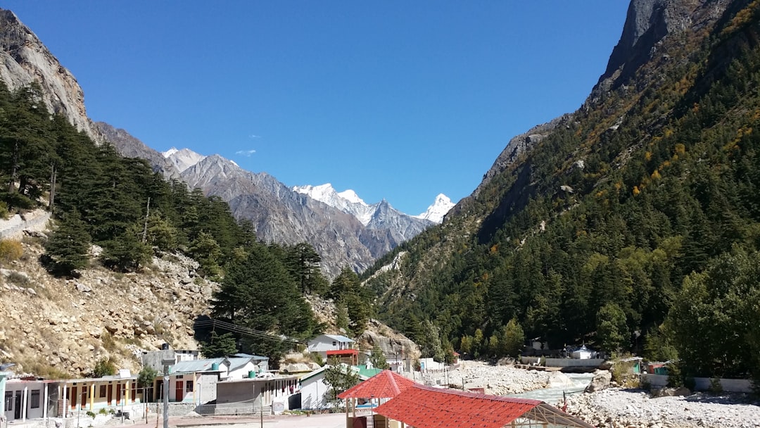 Dehradun to Gangotri taxi