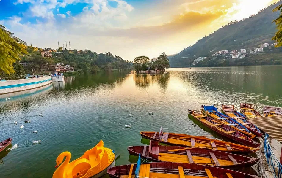 Rudrapur to Nainital Taxi